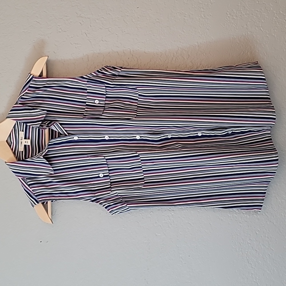 Woman's Sleeveless Button Down